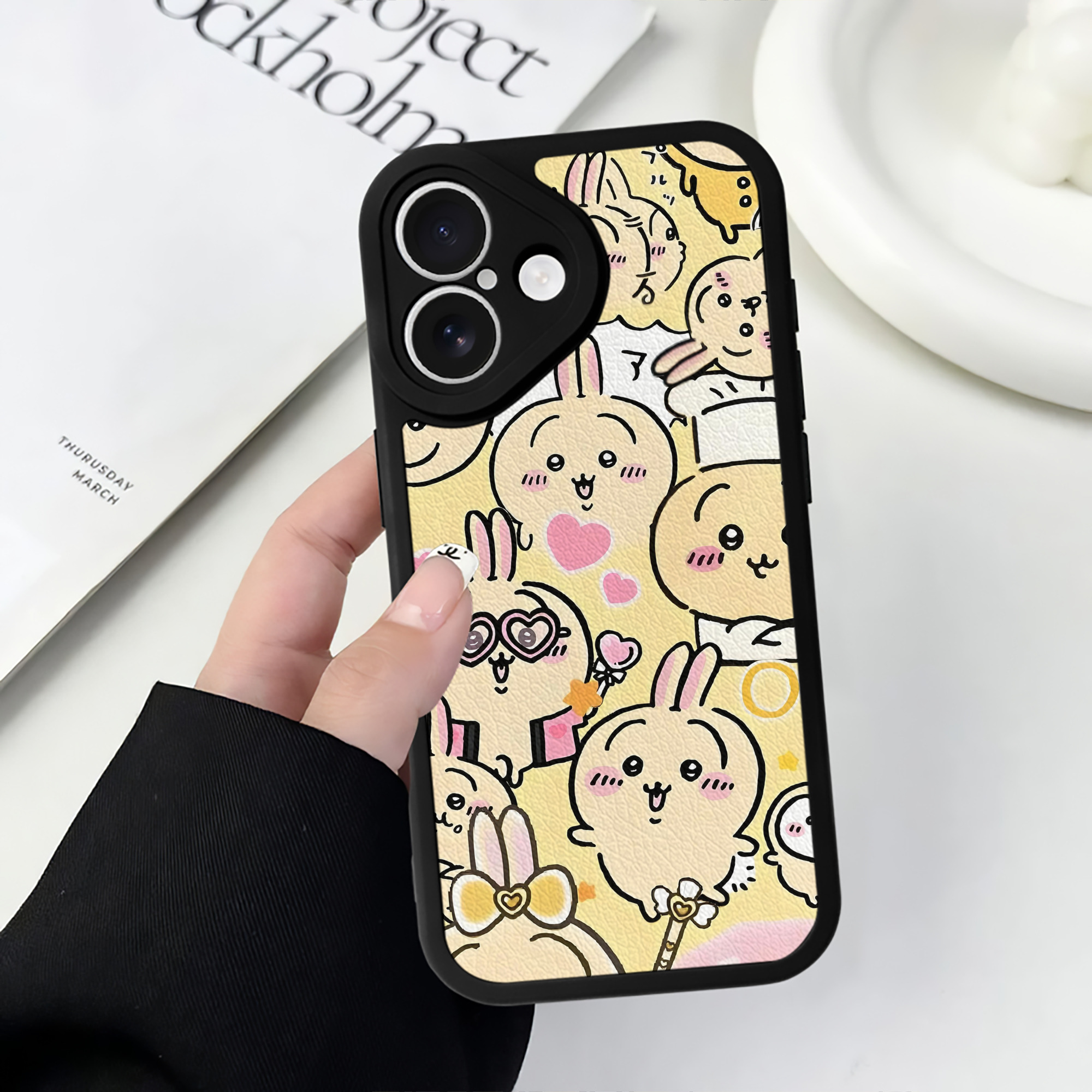 （画像用） ちいかわ Chii-kawa 【iPhone 16シリーズ対応】シリコンスマホケース（レザー調） 材質：シリコン